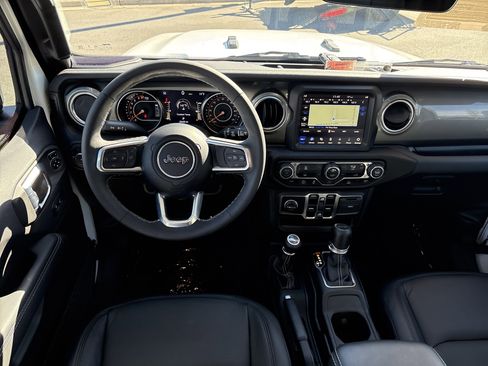 Used 2023 Jeep Wrangler Sahara image 19