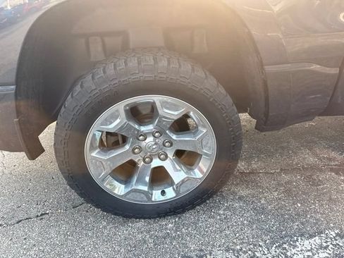 Used 2019 RAM 1500 Big Horn AWD/4WD image 3