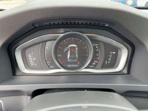 Used 2017 Volvo V60 T5 Premier w/ Convenience Package image 19