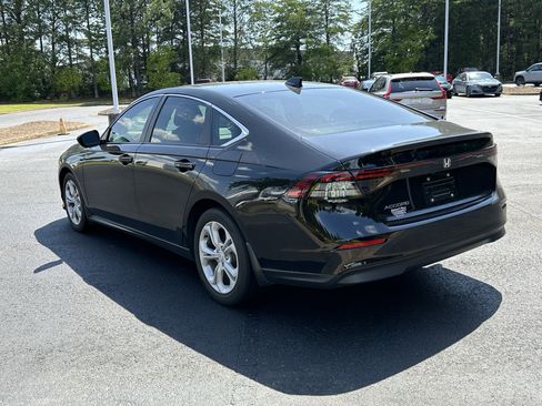 Used 2024 Honda Accord LX image 9