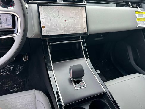 New 2026 Land Rover Range Rover Velar Dynamic SE AWD/4WD image 14