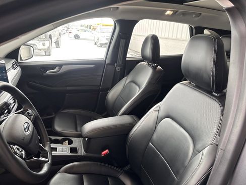 Used 2024 Ford Escape Platinum image 8