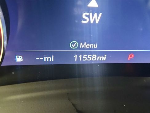 Used 2023 Buick Envision Essence w/ Sport Touring Package image 17