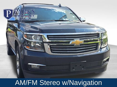 Used 2019 Chevrolet Suburban Premier AWD/4WD image 1