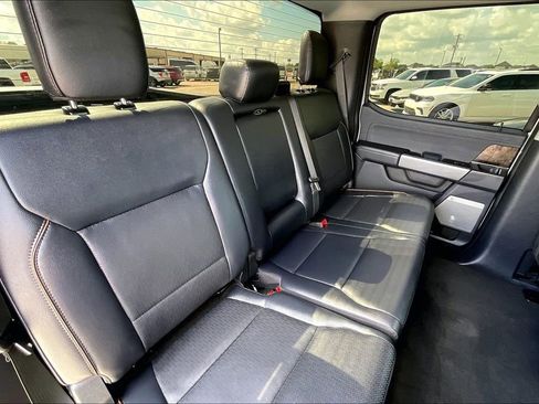 Used 2025 Ford F250 Lariat w/ Black Appearance Package image 22