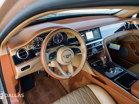 Used 2022 Bentley Flying Spur W12 image 27