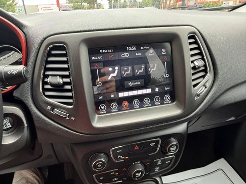 Used 2020 Jeep Compass Trailhawk w/ Cold Weather Group AWD/4WD image 21