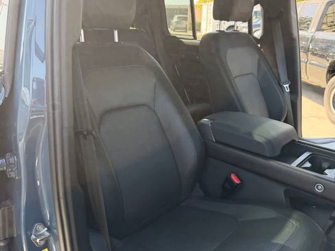 Used 2024 Land Rover Defender 110 X-Dynamic SE AWD/4WD image 12
