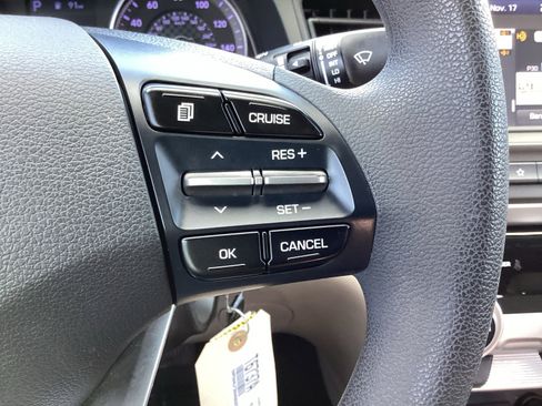 Used 2019 Hyundai Elantra SEL image 18