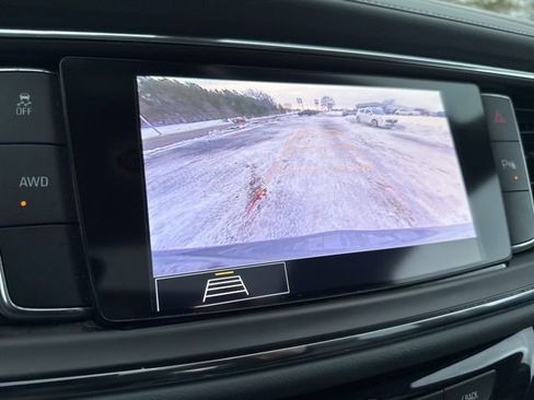 Used 2020 Buick Enclave Essence image 36