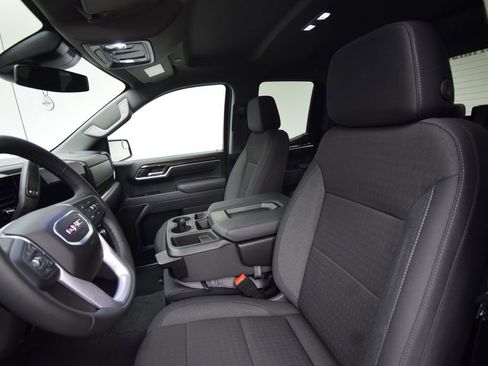 Used 2025 GMC Sierra 1500 Elevation image 19
