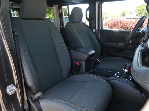 Used 2025 Jeep Wrangler Unlimited Sahara w/ Safety Group AWD/4WD image 34