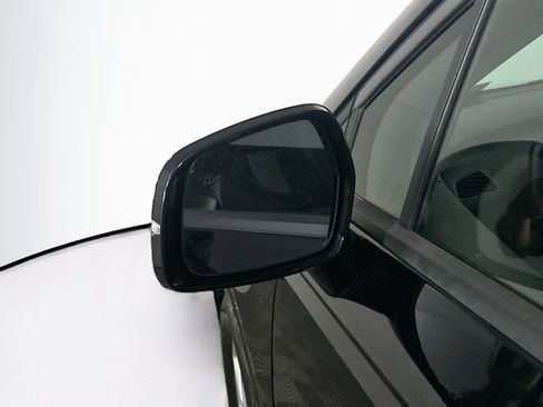 Used 2024 Kia Carnival LX image 16