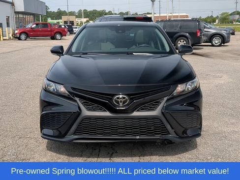 Used 2022 Toyota Camry SE w/ Convenience Package FWD image 16