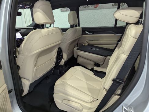 New 2025 Jeep Grand Cherokee L Limited image 12