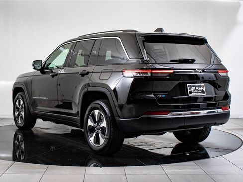 Used 2024 Jeep Grand Cherokee Limited 4xe image 10