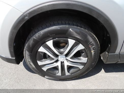 Used 2016 Toyota RAV4 LE FWD image 11