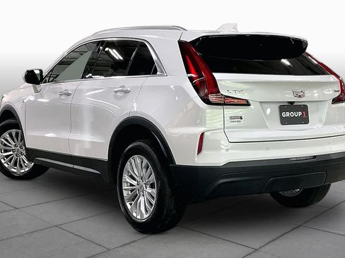 Used 2024 Cadillac XT4 Luxury w/ Cold Weather Package AWD/4WD image 12