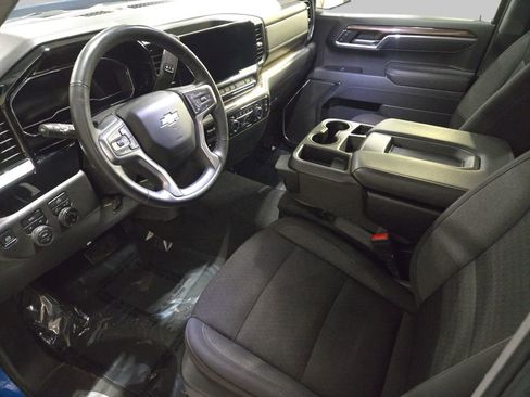 Used 2025 Chevrolet Silverado 1500 LT AWD/4WD image 18
