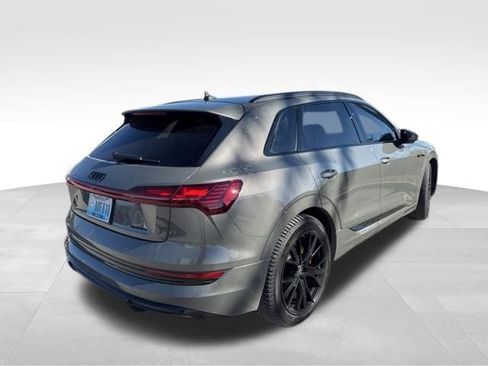 Used 2022 Audi e-tron Chronos w/ Chronos Package image 4