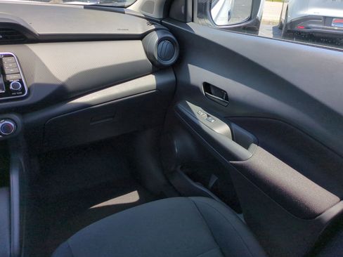 New 2025 Nissan Kicks Play S image 17