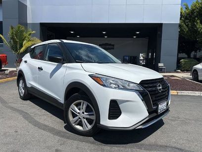 Certified 2025 Nissan Kicks Play S