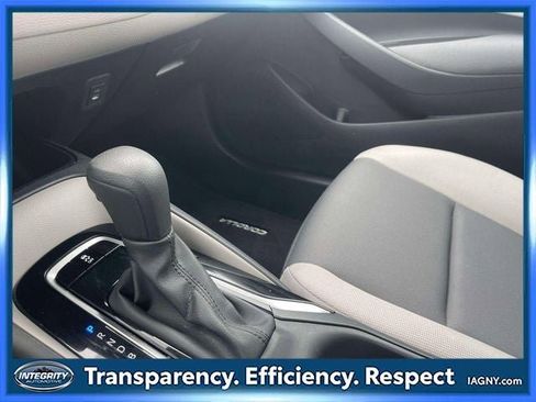 Used 2023 Toyota Corolla LE w/ Carpet Mat Package (TMS) FWD image 28