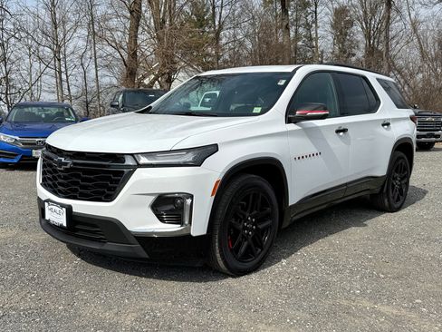 Used 2023 Chevrolet Traverse Premier w/ Redline Edition image 3
