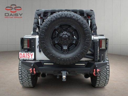 Used 2013 Jeep Wrangler Unlimited Sahara w/ Connectivity Group AWD/4WD image 16