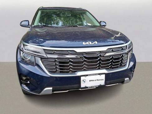 Used 2024 Kia Seltos EX AWD/4WD image 2