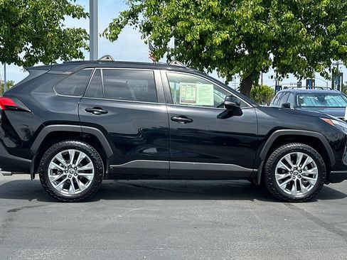 Used 2023 Toyota RAV4 XLE Premium FWD image 3
