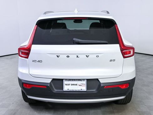 Certified 2024 Volvo XC40 B5 Ultimate w/ Protection Package AWD/4WD image 31