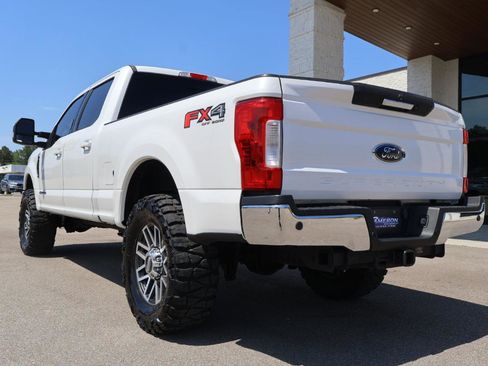 Used 2017 Ford F250 Lariat w/ Lariat Value Package AWD/4WD image 8