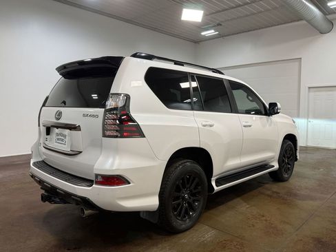 Used 2023 Lexus GX 460 image 34