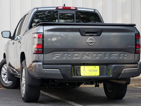 Used 2022 Nissan Frontier SV RWD image 5