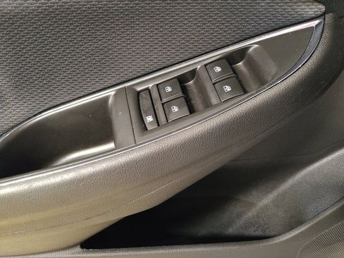 Used 2018 Chevrolet Cruze LS FWD image 27