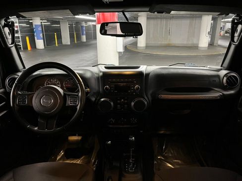 Used 2015 Jeep Wrangler Unlimited Sport w/ Quick Order Package 24S AWD/4WD image 6