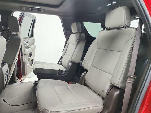 Used 2022 GMC Yukon SLT w/ SLT Luxury Package AWD/4WD image 43