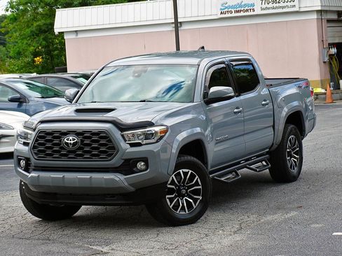 Used 2020 Toyota Tacoma TRD Sport w/ Technology Package AWD/4WD image 6