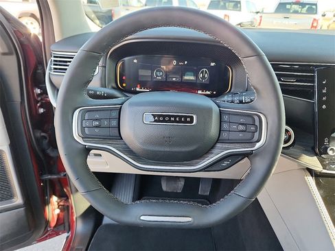 Used 2024 Jeep Wagoneer Series II image 25