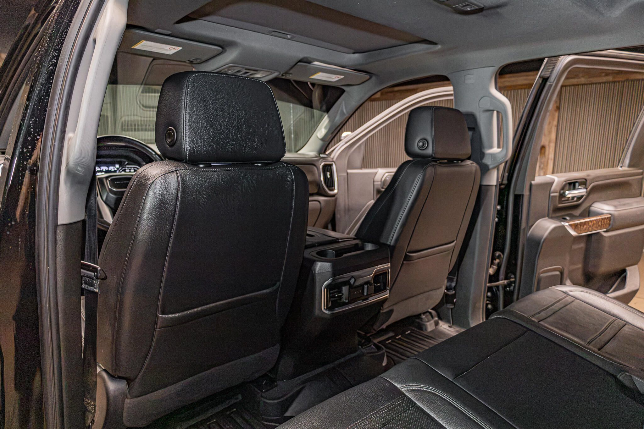 Used 2022 GMC Sierra 3500 Denali w/ Denali Ultimate Package AWD/4WD image 23