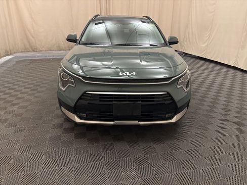 Certified 2023 Kia Niro EX Touring image 2