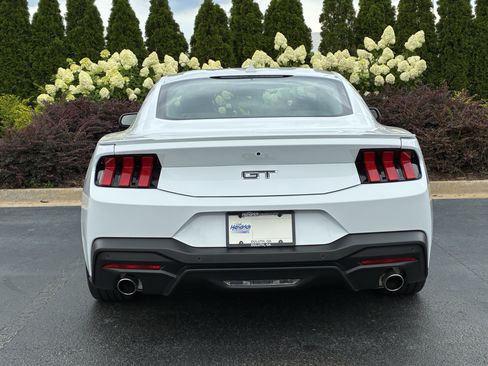 Used 2025 Ford Mustang GT Premium RWD image 9