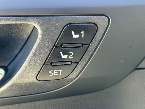 Used 2022 Toyota Highlander Bronze Edition image 30