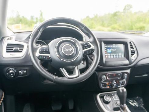 Used 2019 Jeep Compass Latitude AWD/4WD image 13