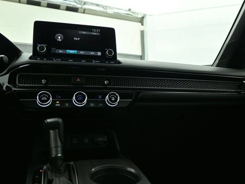 Used 2025 Honda Civic Sport image 19
