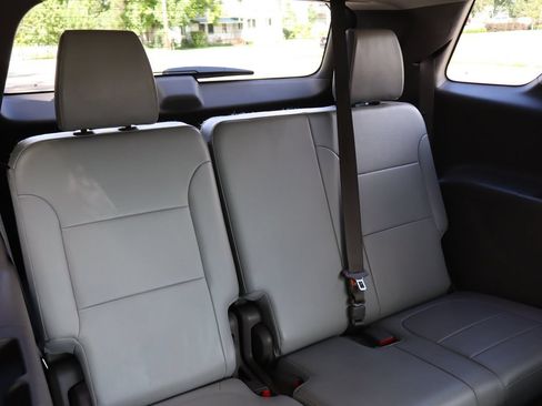 Used 2018 Chevrolet Traverse Premier AWD/4WD image 22