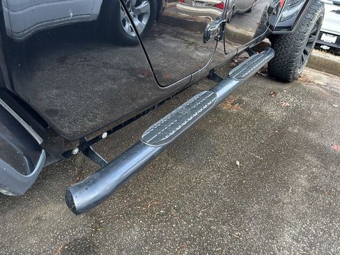 Used 2021 Jeep Gladiator Sport w/ Technology Group image 10