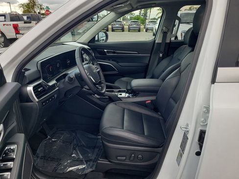 Used 2025 Kia Telluride S FWD image 22