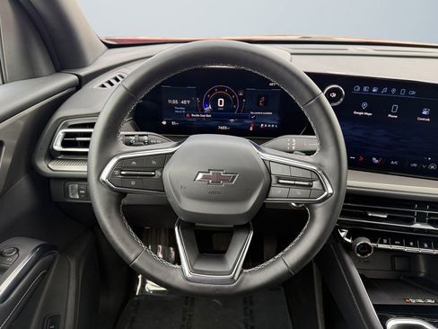 Used 2025 Chevrolet Traverse LT w/ Midnight/Sport Edition image 12